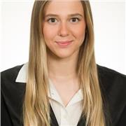 Profesora de inglés apta para alumnos desde Primaria hasta Bachillerato. Estoy cursando actualmente el úlitmo año de carrera de Estudios Ingleses